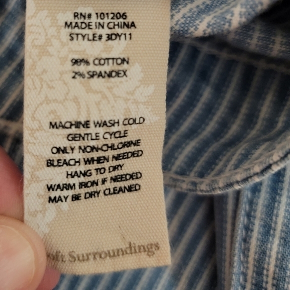 Soft Surroundings Blue and White Vertical Striped Cropped Pants Size 6 P - Picture 7 of 7